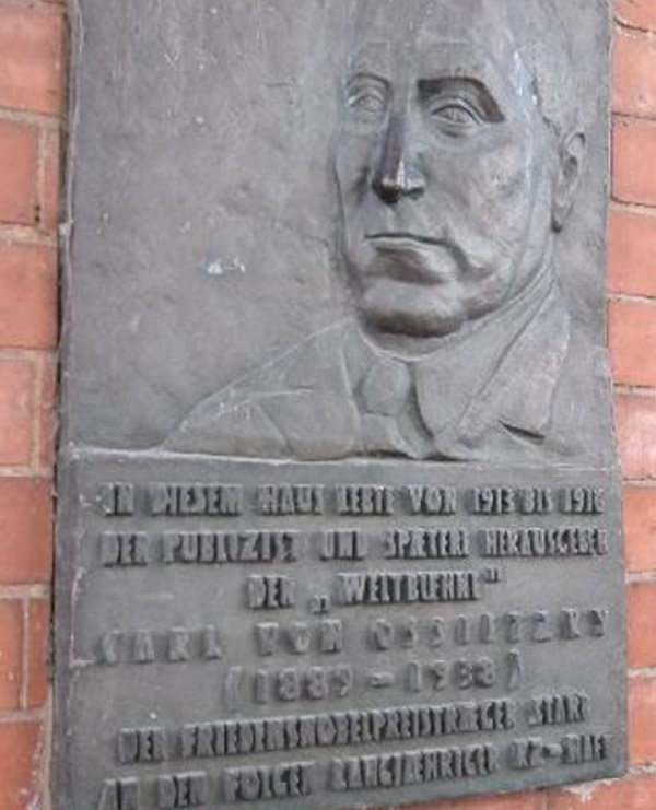 Schmilinskystr. 6: Relief Carl-von-Ossietzky Schmilinskystr. 6: Relief Carl-von-Ossietzky